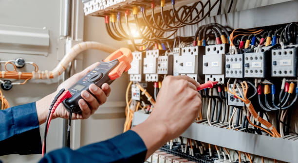 Best Local Electrician Companies  in Maplewood, MN