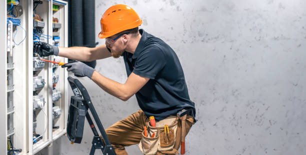 Best Electrical Contractors for Businesses  in Maplewood, MN